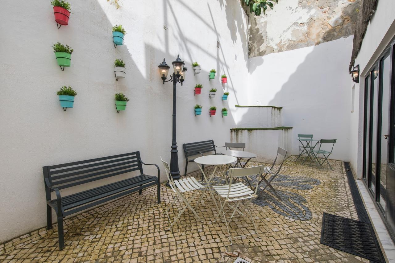 Lovelystay - Bica Patio Duplex Lisboa Kültér fotó