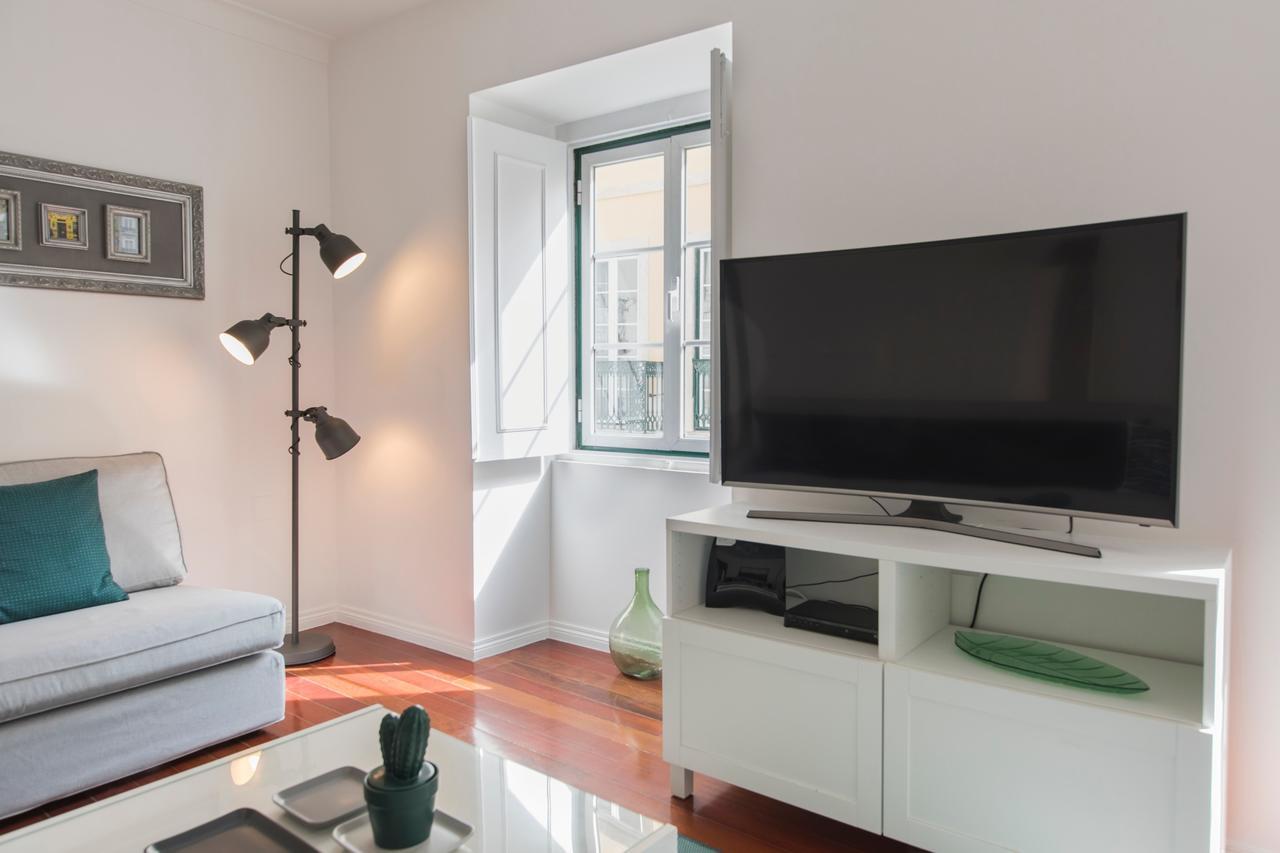 Lovelystay - Bica Patio Duplex Lisboa Kültér fotó